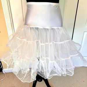 White Knee Length 50’s Vintage Style Petticoat Crinoline